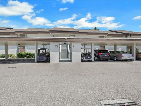 5770 Trailwinds DR , Unit 213, FORT MYERS, FL 33907