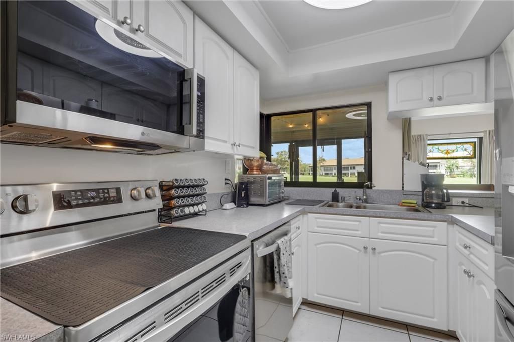 5770 Trailwinds Dr , Unit 213, Fort Myers, FL 33907 Photo