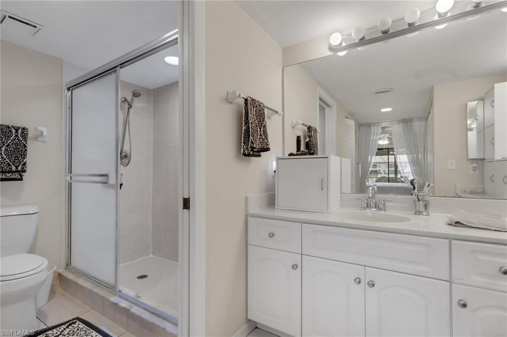 5770 Trailwinds Dr , Unit 213, Fort Myers, FL 33907 Photo