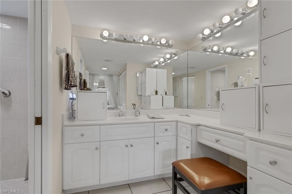 5770 Trailwinds Dr , Unit 213, Fort Myers, FL 33907 Photo