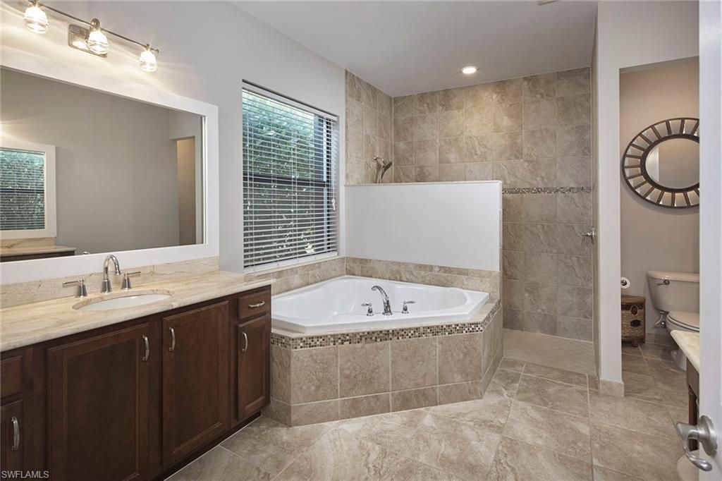 3742 Madeira Ct, Naples, FL 34119 Photo