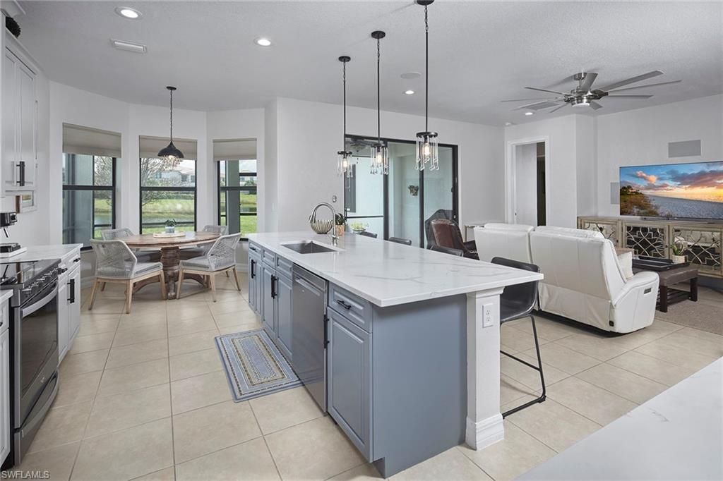 3742 Madeira Ct, Naples, FL 34119 Photo