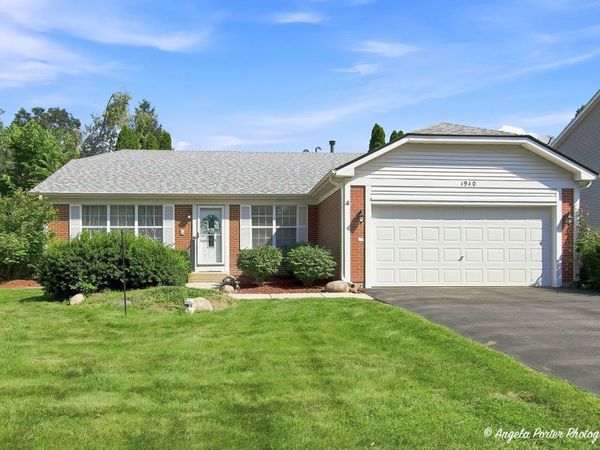 1940 Honey Locust Drive , Algonquin, IL 60102