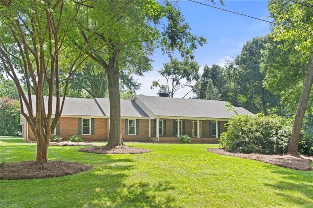 4331 Woodbourne Drive, Clemmons, NC 27012 Main Photo