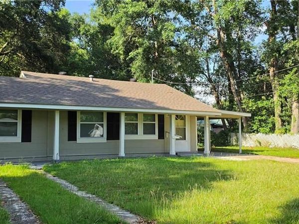 2560 Howell Avenue , Mobile, AL 36606