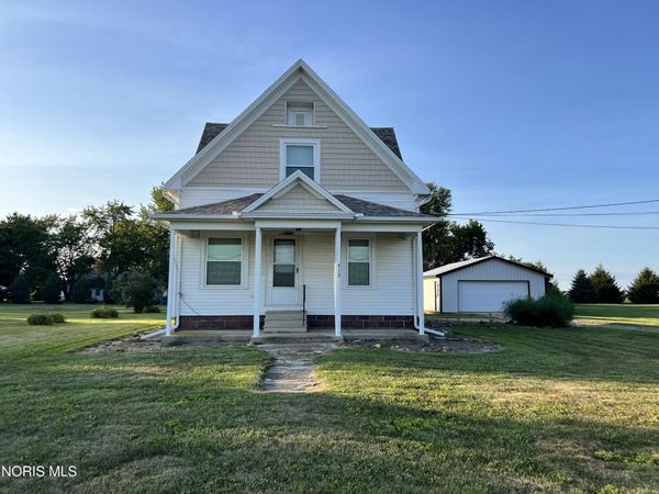413 E Morenci Street , Lyons, OH 43533