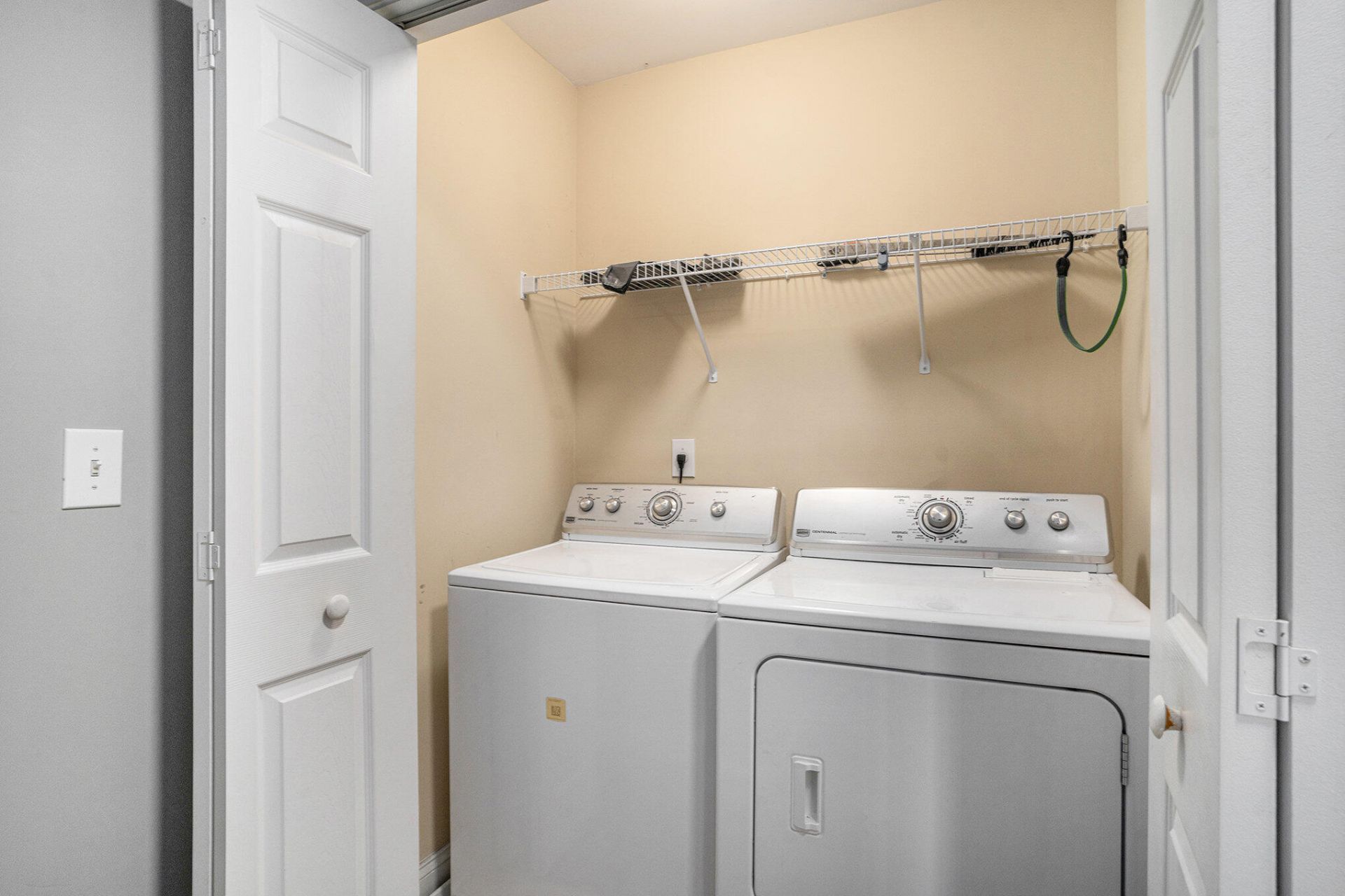 4064 Hartland Street Photo 16
