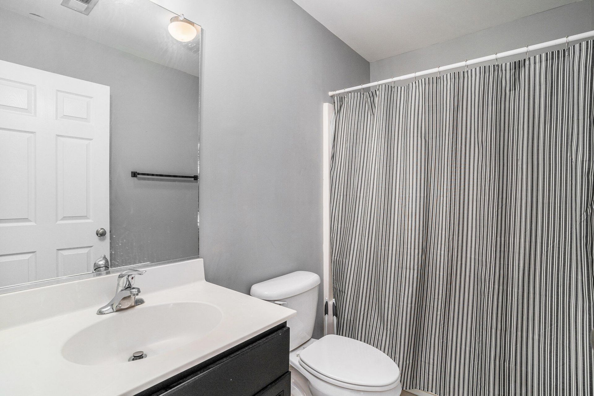 4064 Hartland Street Photo 23