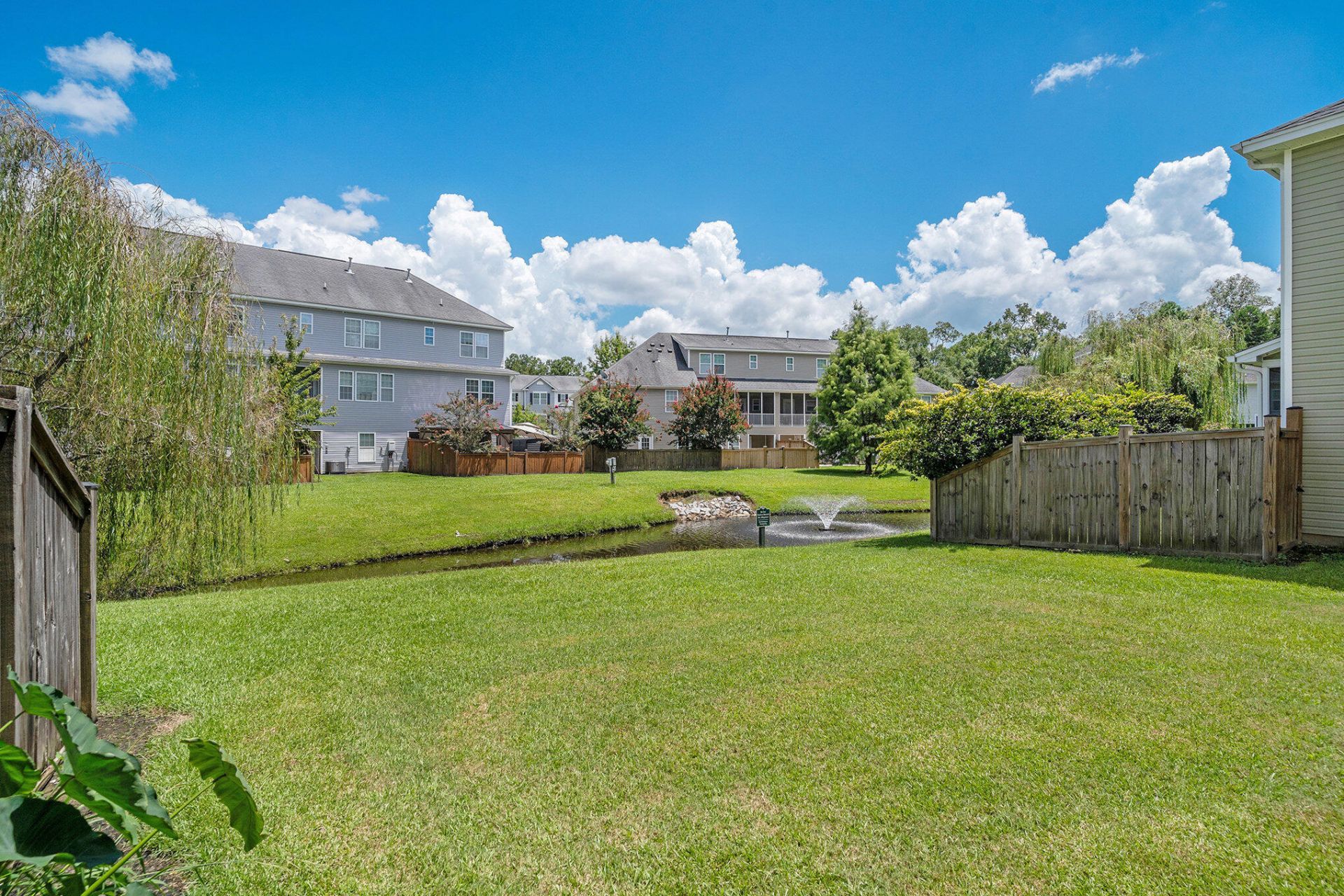 4064 Hartland Street Photo 29