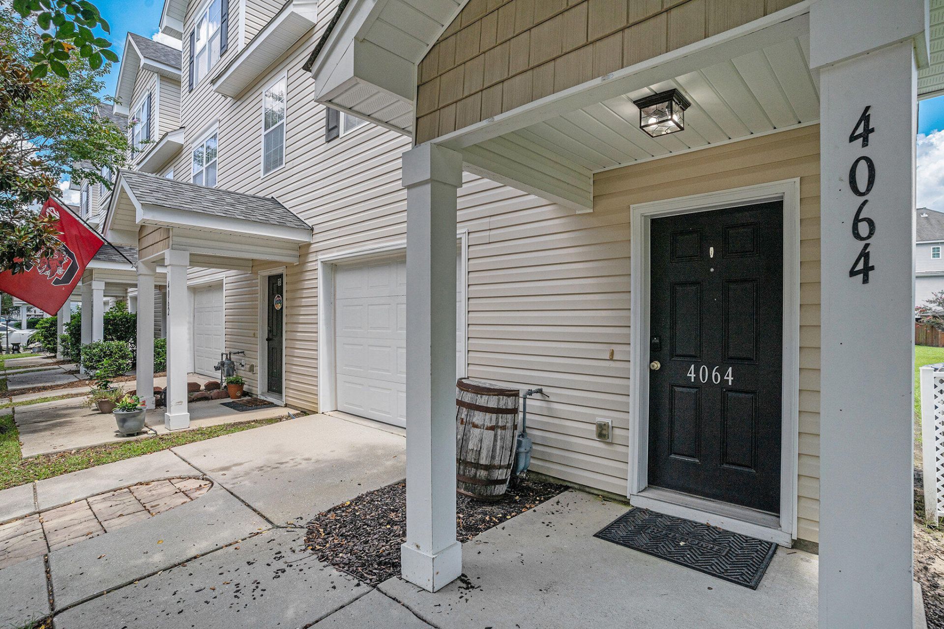 4064 Hartland Street Photo 5