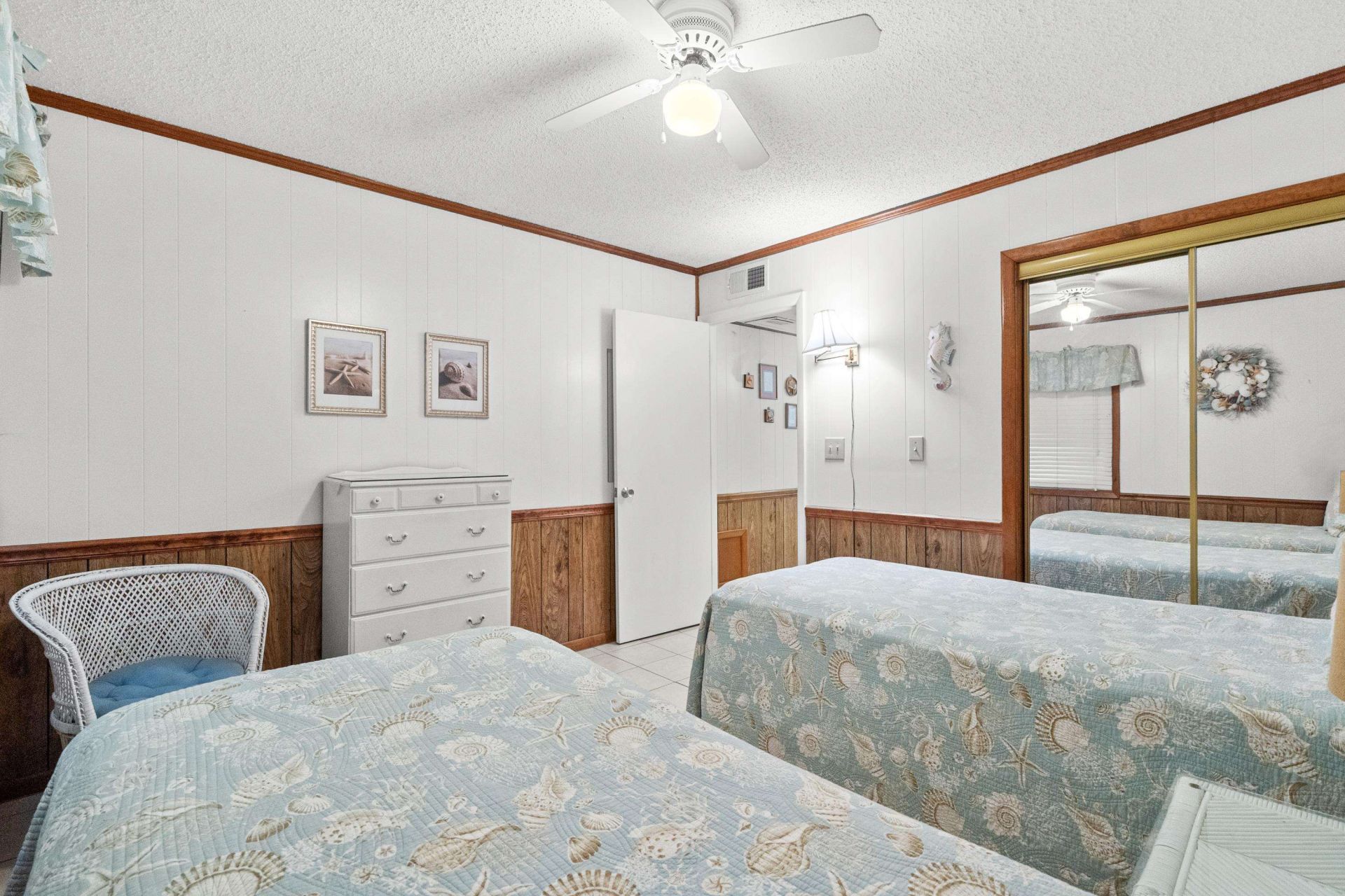 9570 Shore Dr. Photo 21