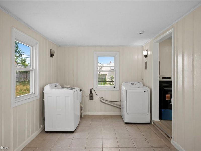 27051 Shirley Avenue , Euclid, OH 44132 Photo 12