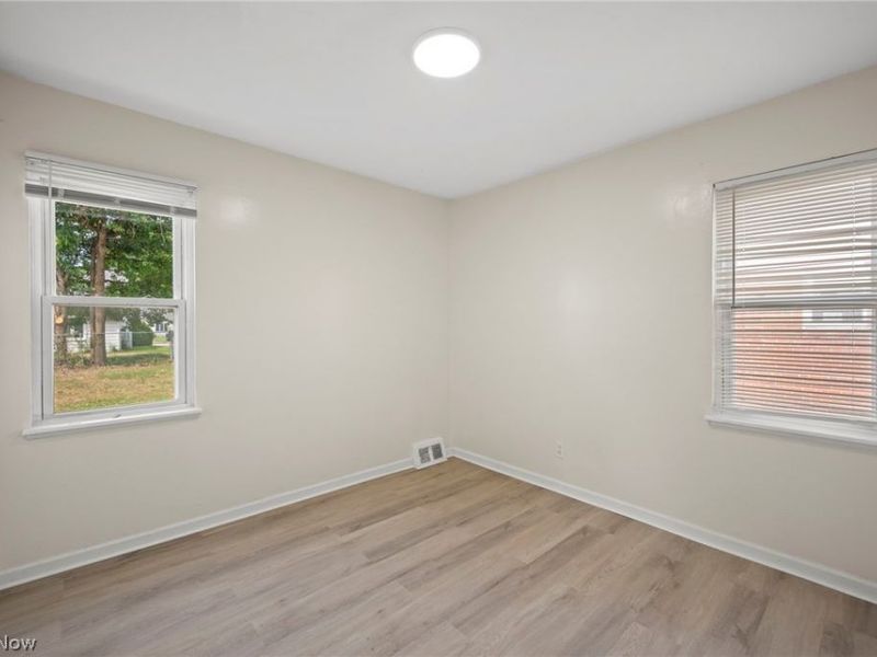 27051 Shirley Avenue , Euclid, OH 44132 Photo 15
