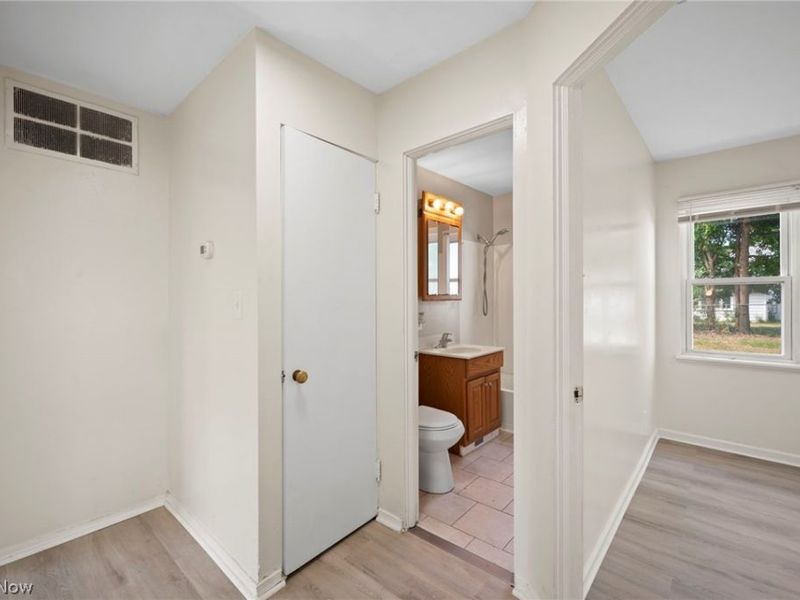 27051 Shirley Avenue , Euclid, OH 44132 Photo 18