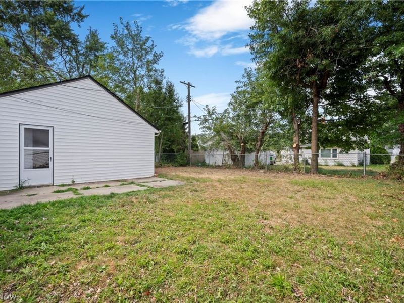 27051 Shirley Avenue , Euclid, OH 44132 Photo 29