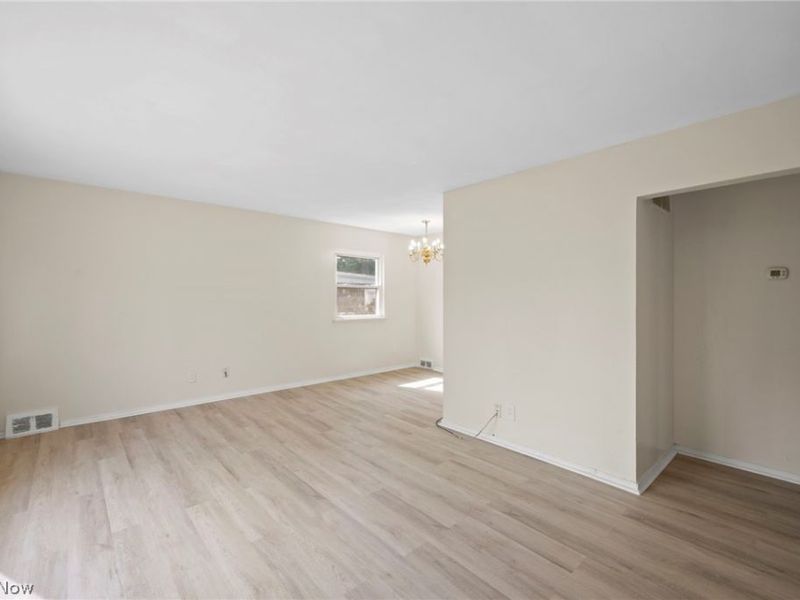 27051 Shirley Avenue , Euclid, OH 44132 Photo 3