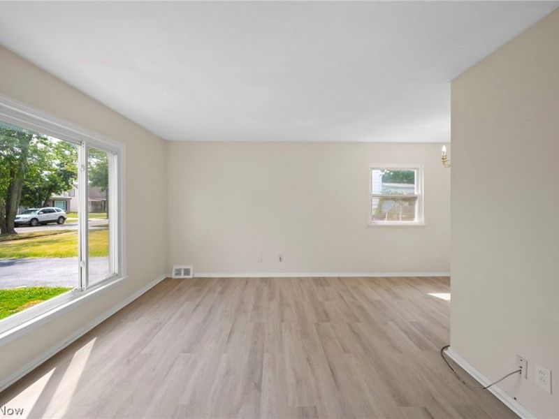 27051 Shirley Avenue , Euclid, OH 44132 Photo 4