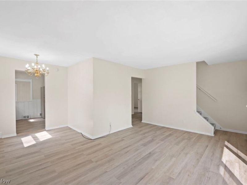 27051 Shirley Avenue , Euclid, OH 44132 Photo 5