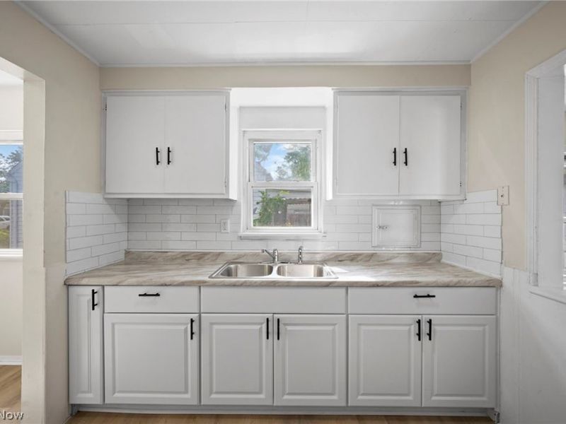 27051 Shirley Avenue , Euclid, OH 44132 Photo 9