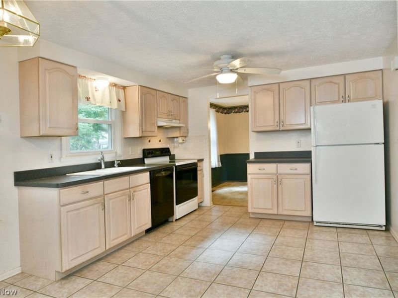7706 Raglan Drive NE, Warren, OH 44484 Photo 14
