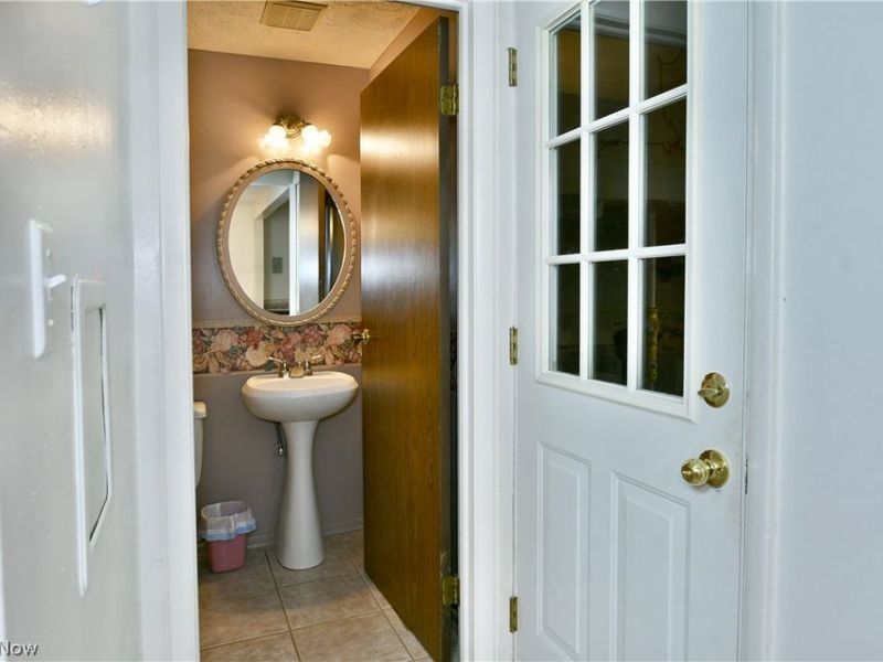 7706 Raglan Drive NE, Warren, OH 44484 Photo 18