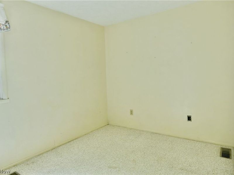 7706 Raglan Drive NE, Warren, OH 44484 Photo 30