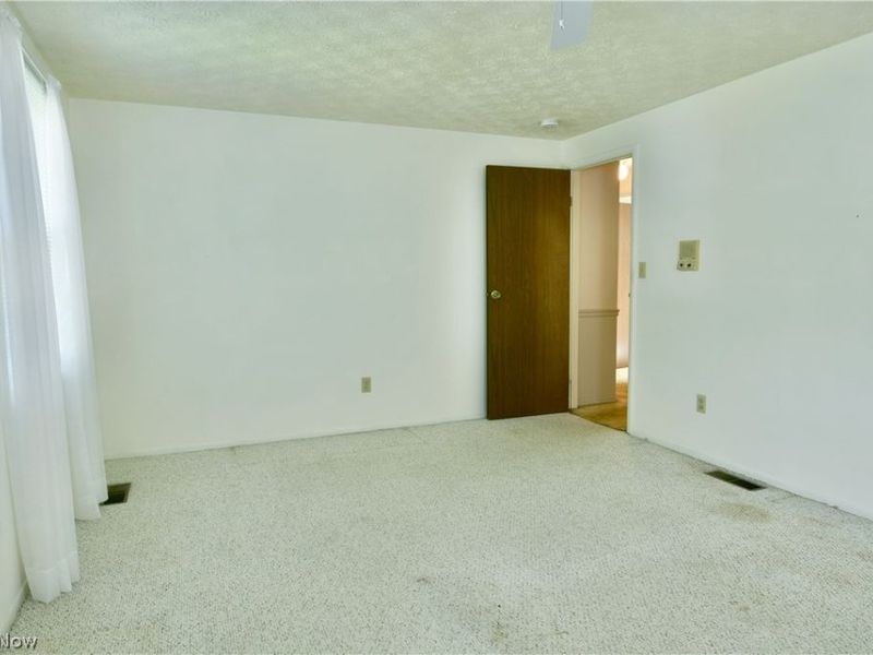 7706 Raglan Drive NE, Warren, OH 44484 Photo 36