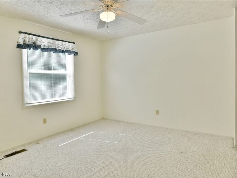 7706 Raglan Drive NE, Warren, OH 44484 Photo 37