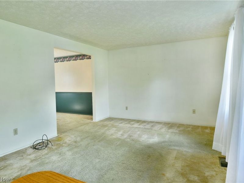 7706 Raglan Drive NE, Warren, OH 44484 Photo 6