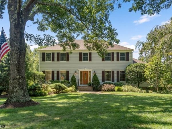 6 Heather Hill Way, Mendham, NJ 07945