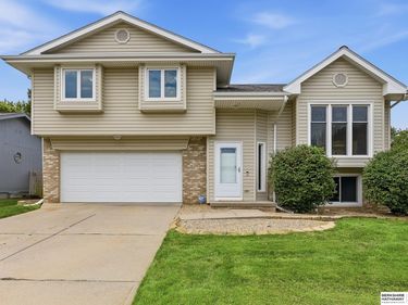 11722 S 27th Street, Bellevue, NE 68123