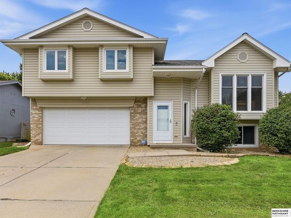 11722 S 27th Street, Bellevue, NE 68123