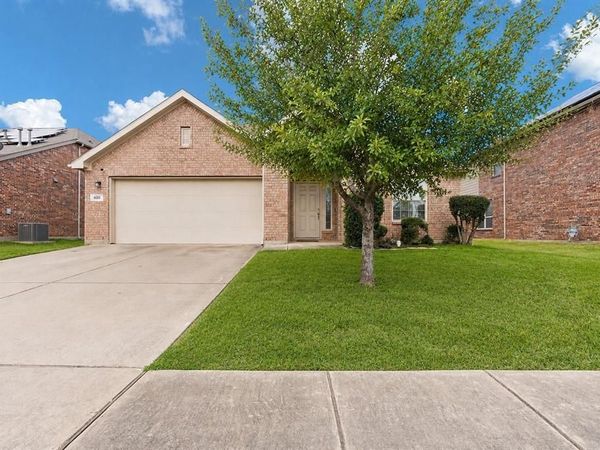 620 Swift Current Drive, Crowley, TX 76036