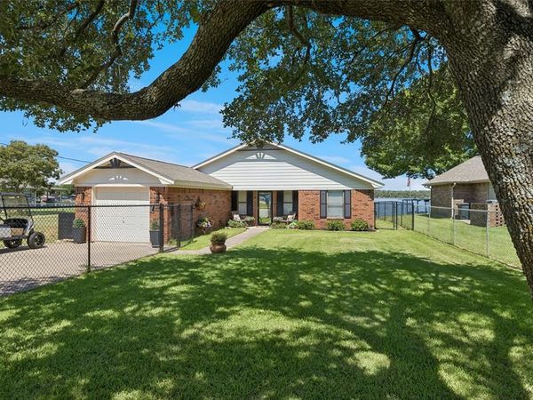 4001 Apache Trail Court, Granbury, TX 76048