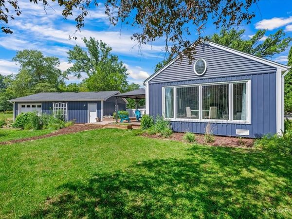 209 Eastwood Court , Barrington, IL 60010