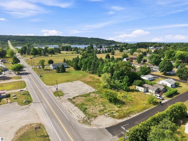 17080 Northwood Highway, Arcadia, MI 49613
