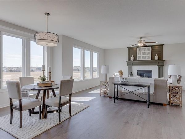 17081 W 164th Terrace, Olathe, KS 66062