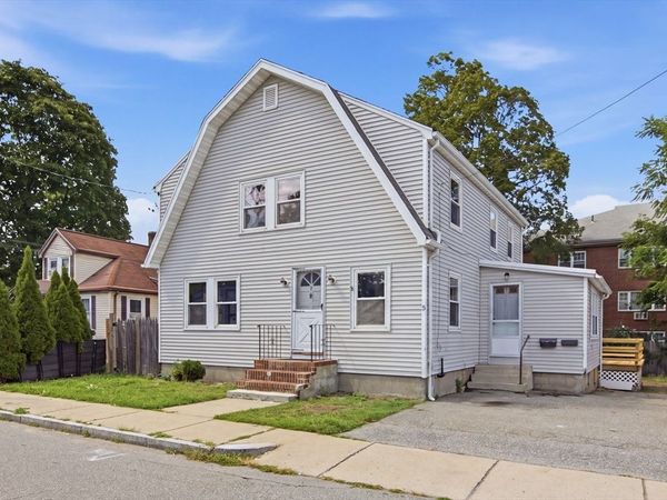 3 Nichols St, Woburn, MA 01801