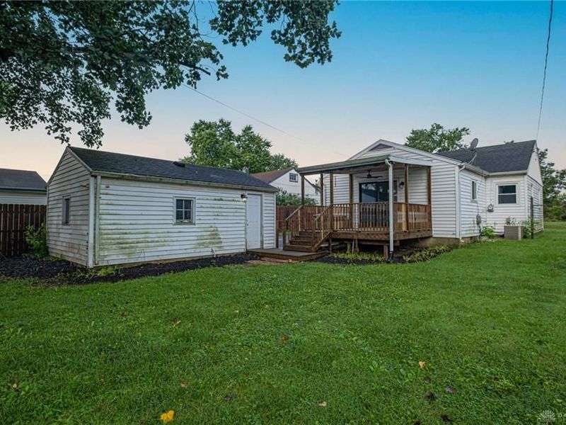 208 W Circle Drive, West Carrollton, OH 45449 Photo 4