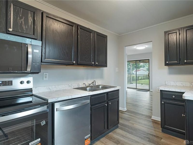 208 W Circle Drive, West Carrollton, OH 45449 Photo 8