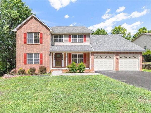 4816 Hickory Hill DR , Roanoke, VA 24018