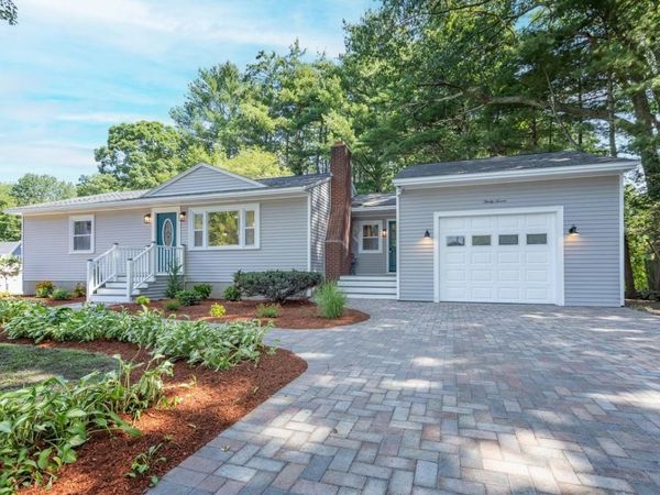 37 Iris Avenue, Salem, NH 03079