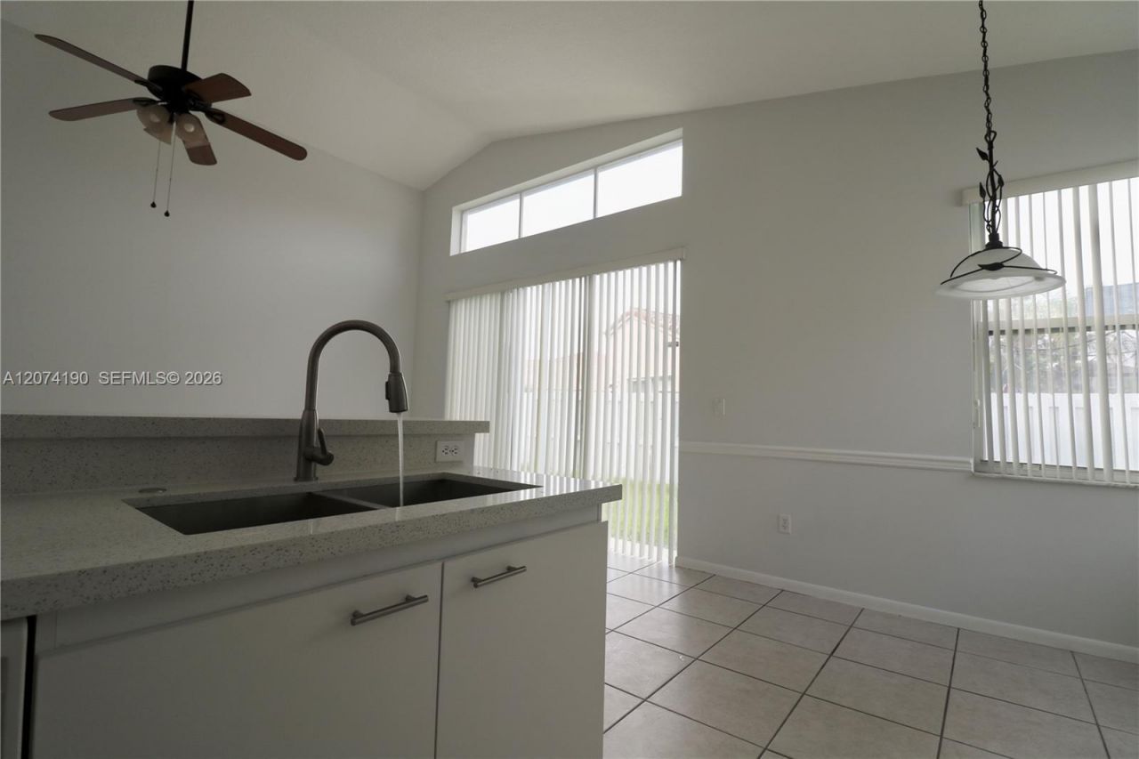 15726 NW 16th Ct , Unit 15726, Pembroke Pines, FL 33028 Photo