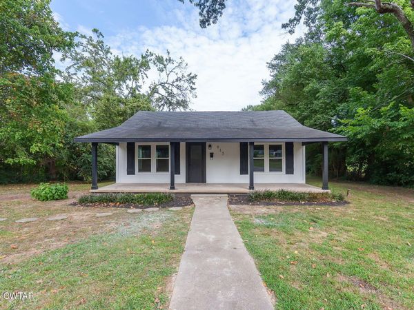 915 S Lexington Street , Trenton, TN 38382