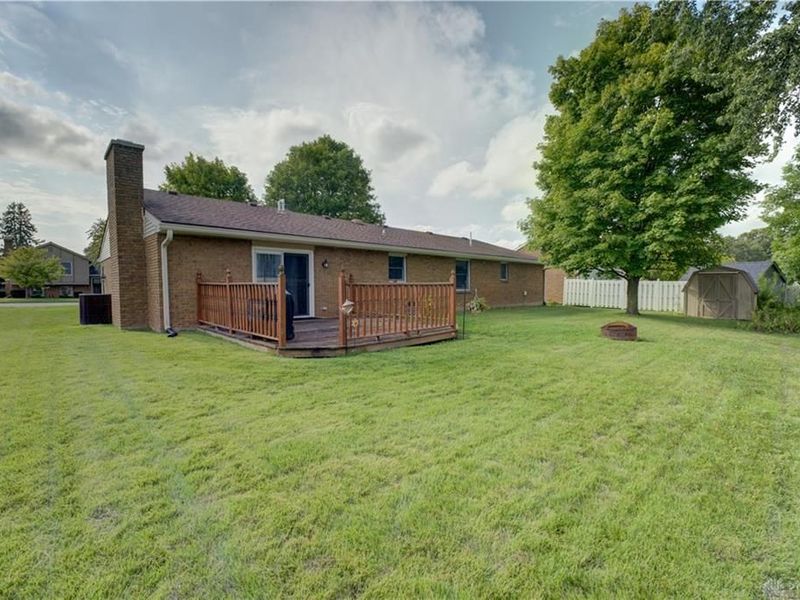 1381 Oaktree Drive, Greenville, OH 45331 Photo 3
