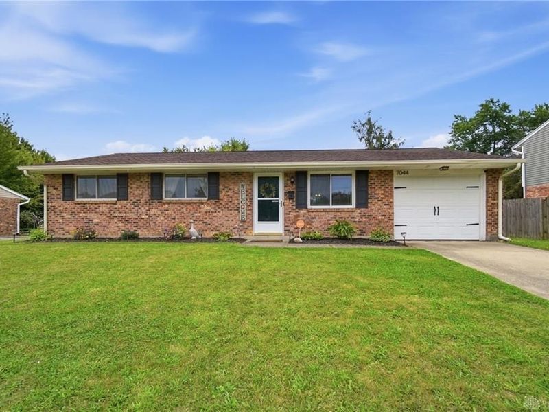 7044 Safari Drive, Huber Heights, OH 45424 Photo 3