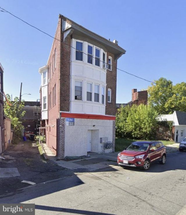 27 E 7TH STREET , CHESTER, PA 19013