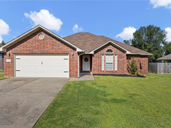 3967 Shiloh Manor Drive, Russellville, AR 72802