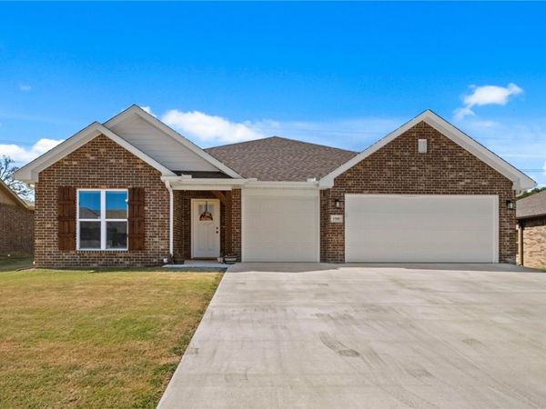 1500 E Vangston Drive , Siloam Springs, AR 72761