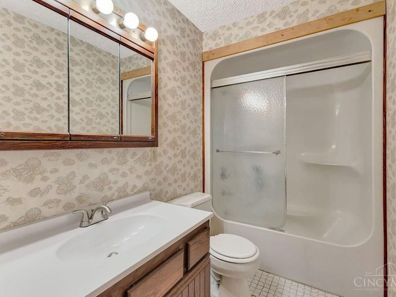 5517 Karen Avenue, Green Township, OH 45248 Photo 23